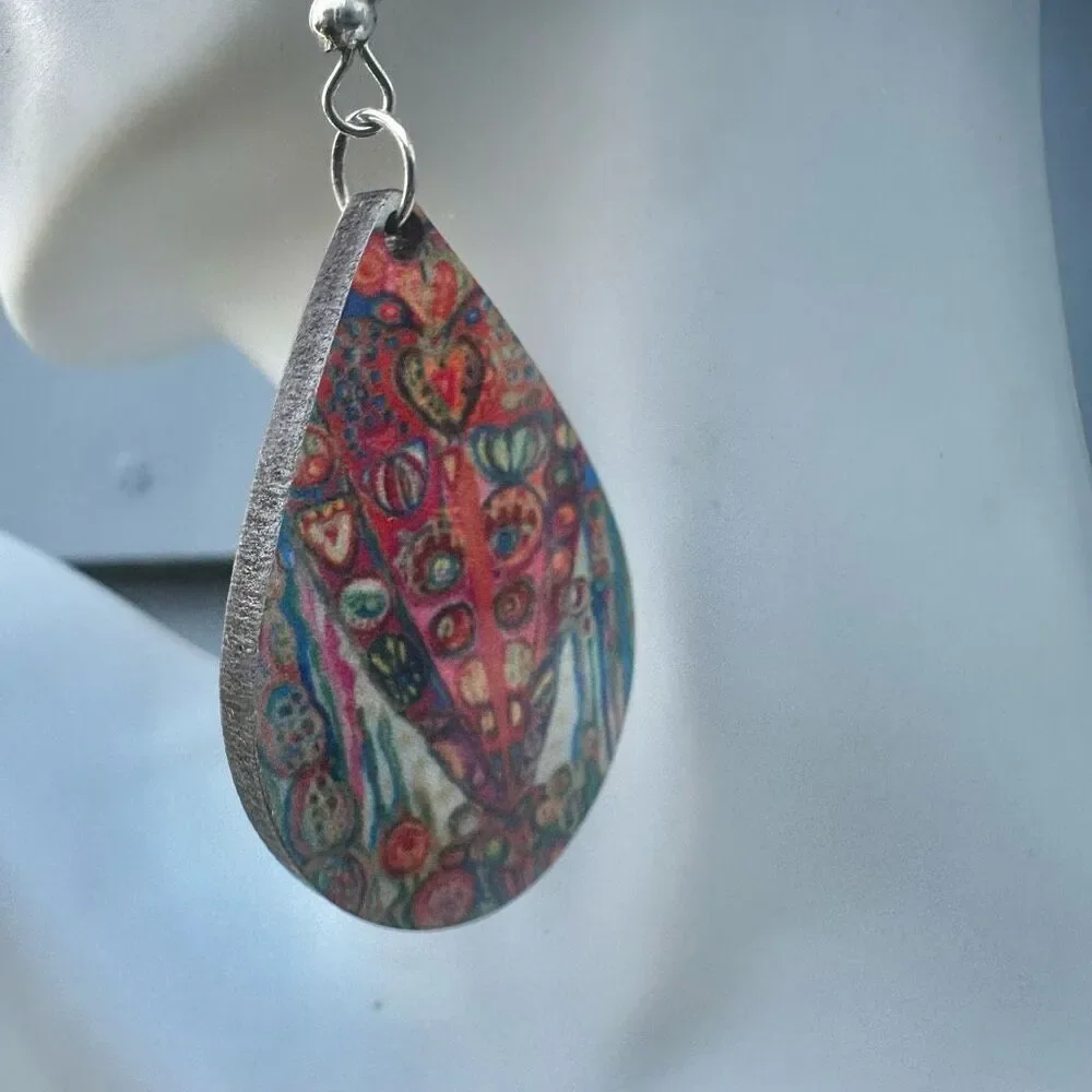 Design teardrop earrings